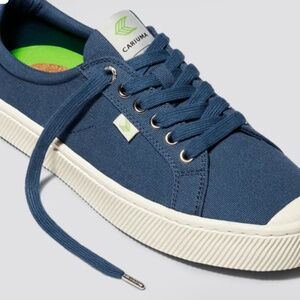 Cariuma Marine Blue Sustainable Canvas Sneaker  Size: Women's 7  Men's 5.5